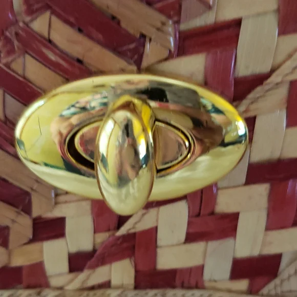 VINTAGE RED STRAW PURSE - Picture 2 of 16